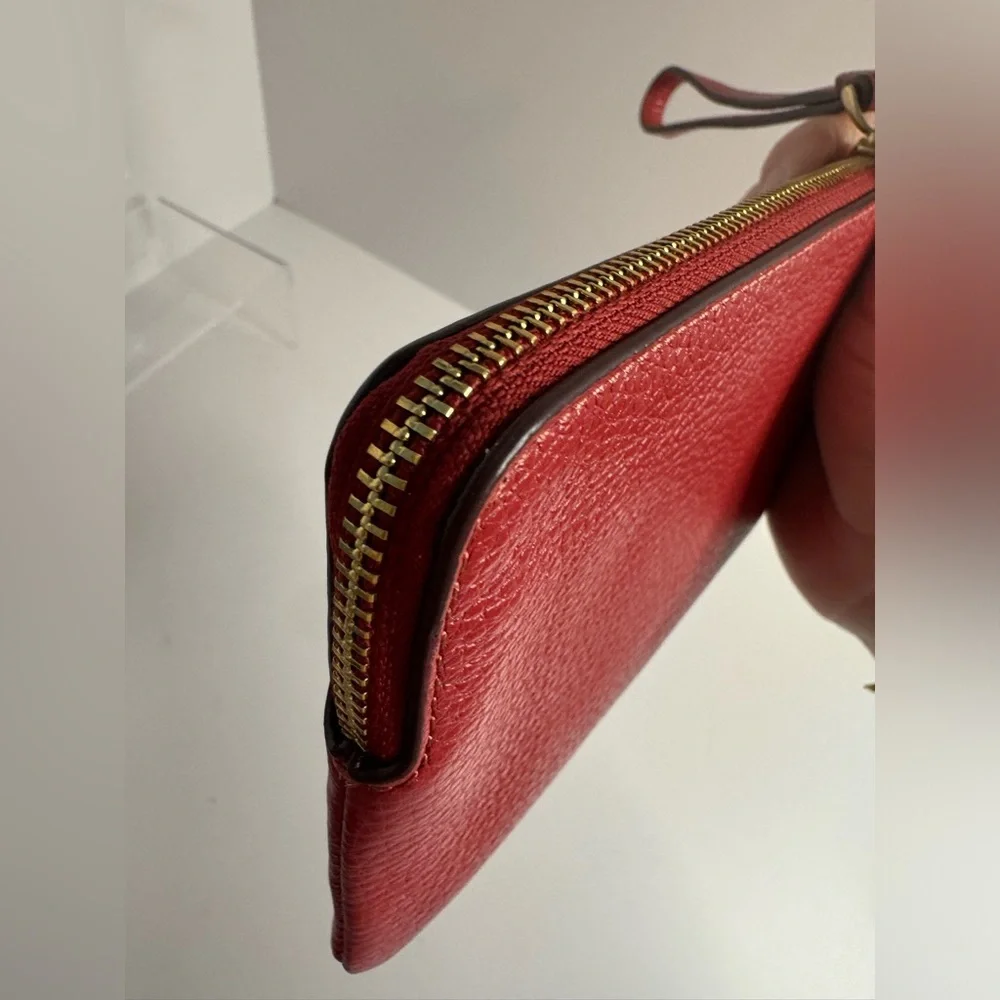 💖 #230 Coach NWT Red Pebbled Leather Corner Zip Wristlet